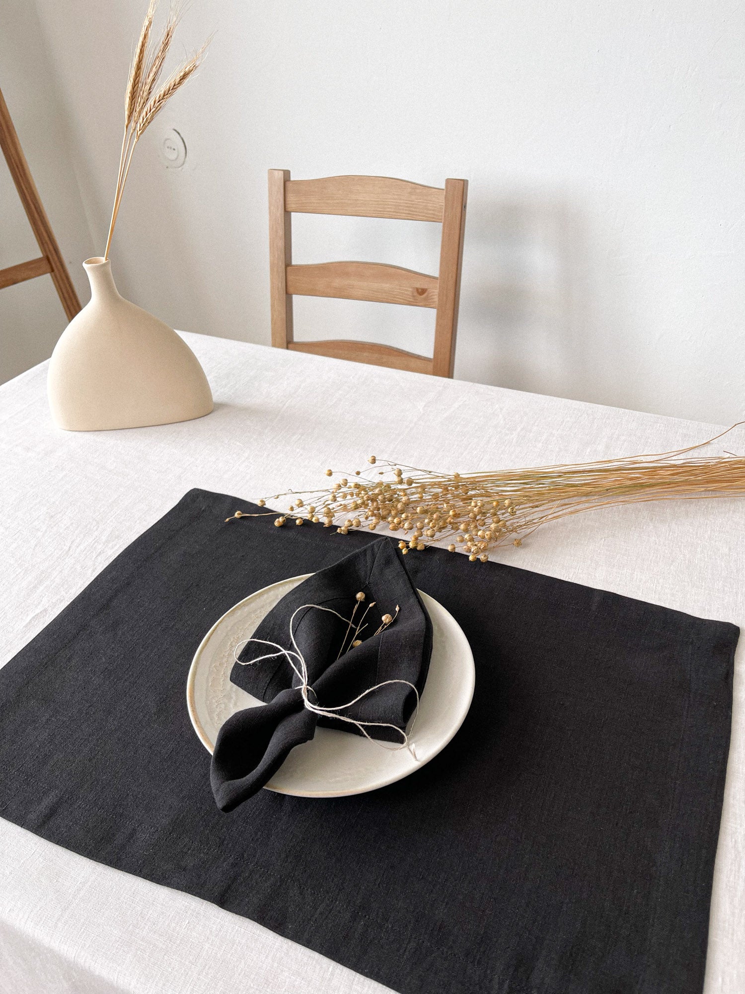 Black Linen Napkins | LinenNotes - Linen Notes